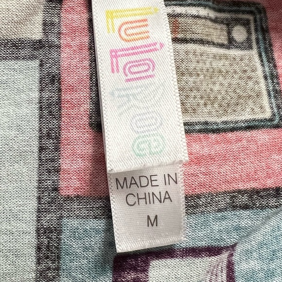 Adorable Retro print t-shirt radio cassette tv print size medium - Picture 9 of 11